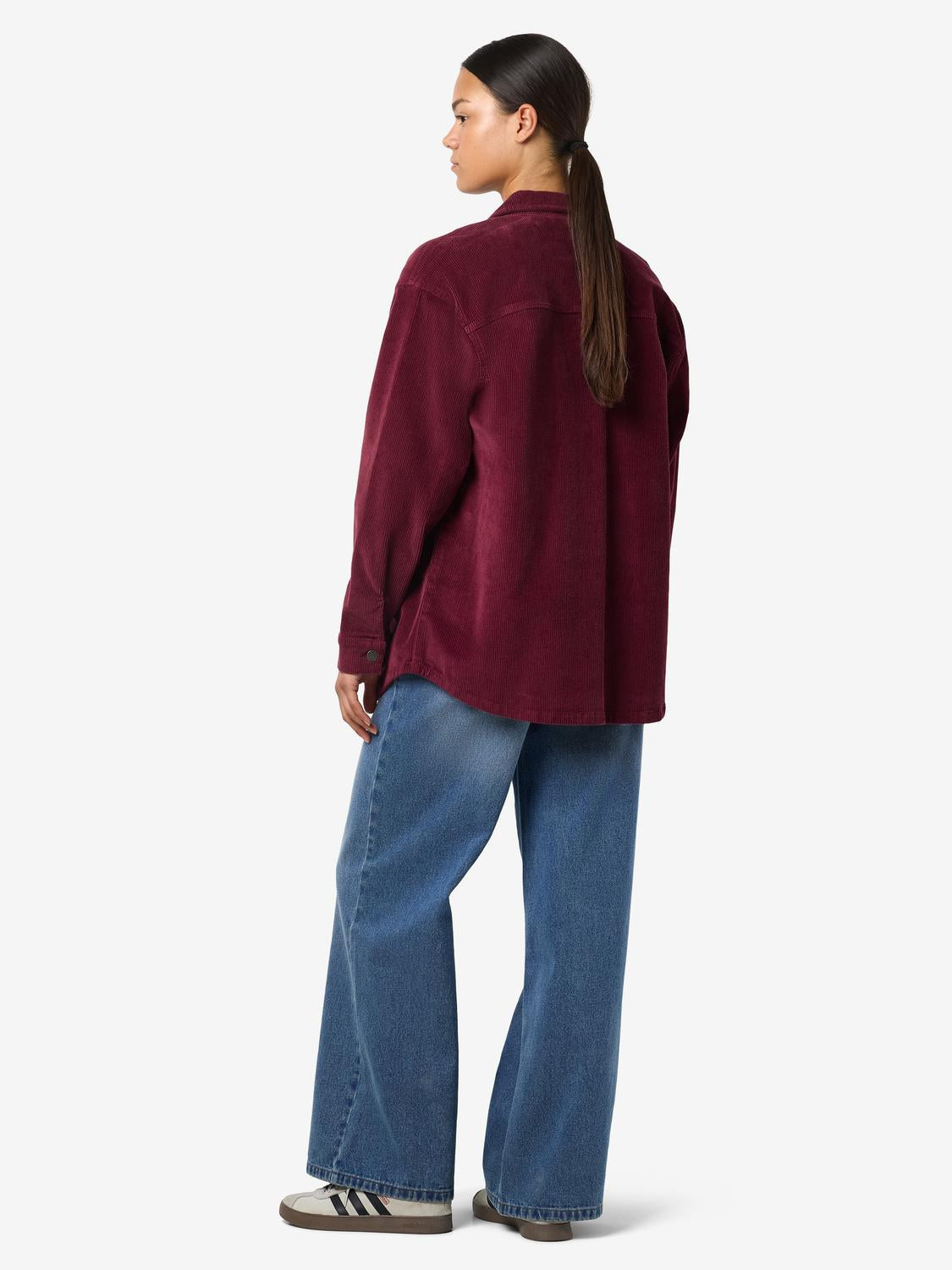model_shot-front_full